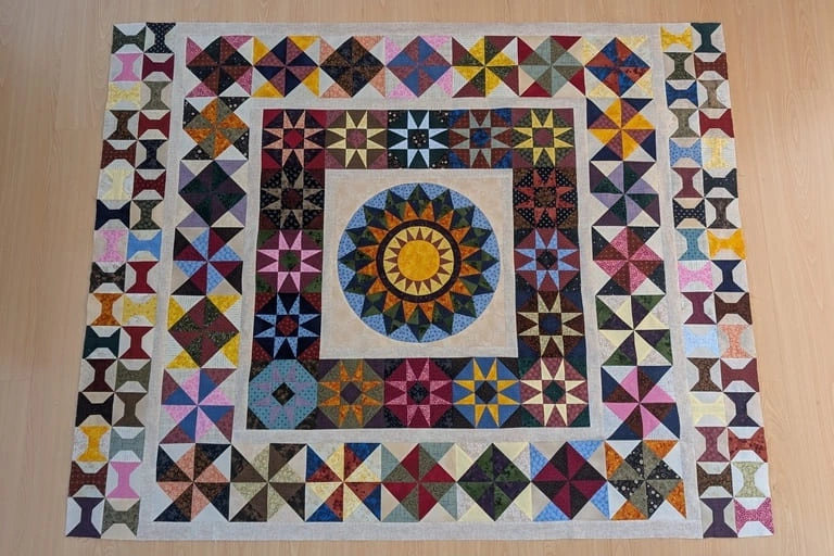 Postupné přibývání Scrap quiltu