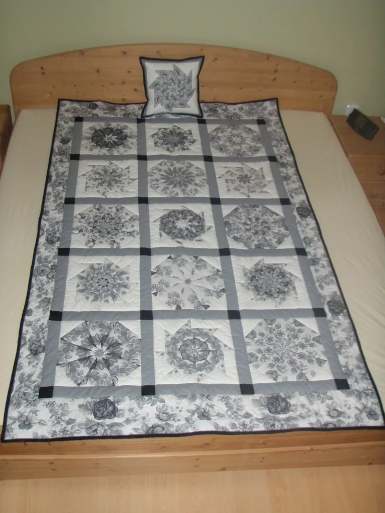 Patchworková deka Šedobílé kaleidoskopy